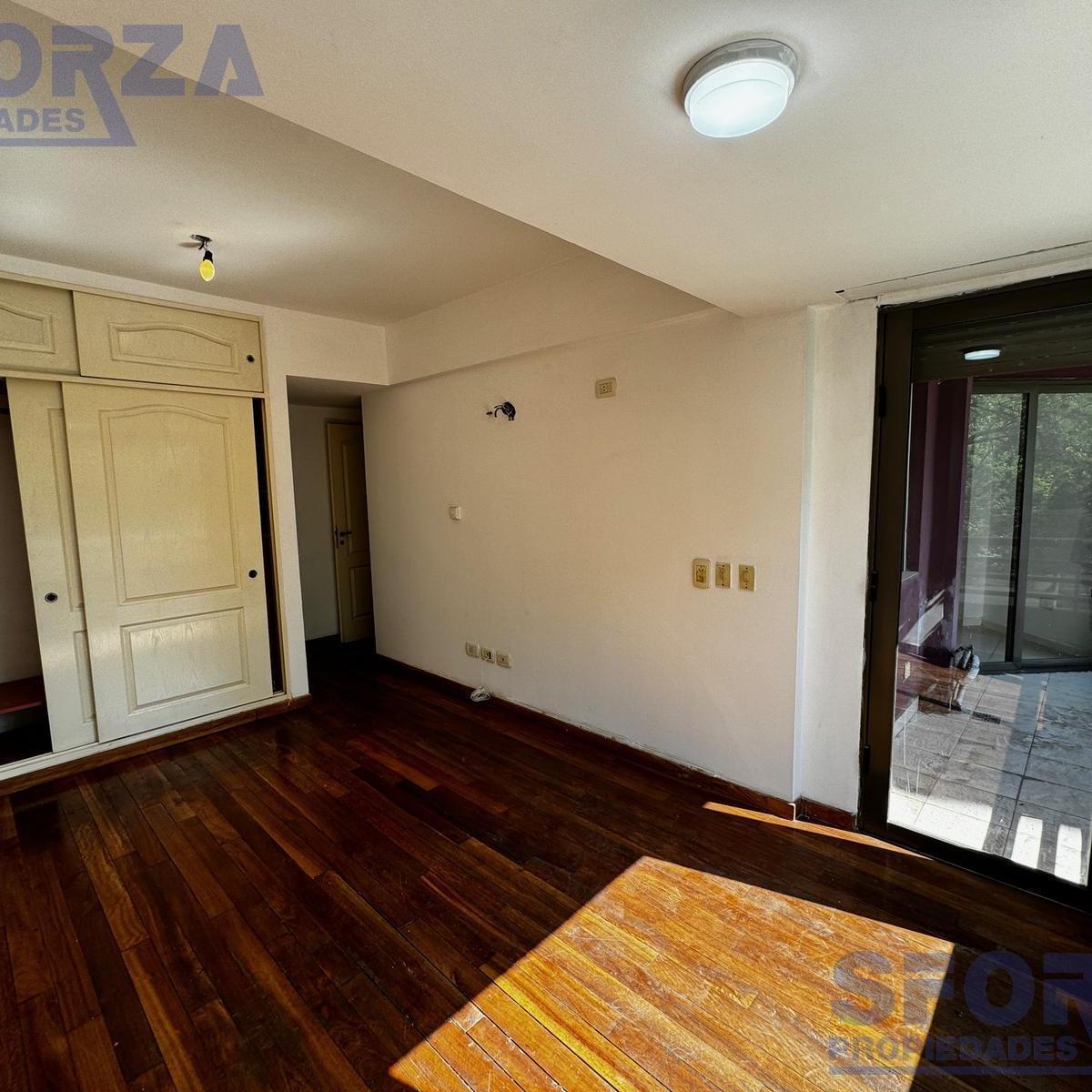 Departamento Tres Ambientes con Cochera Cubierta 2