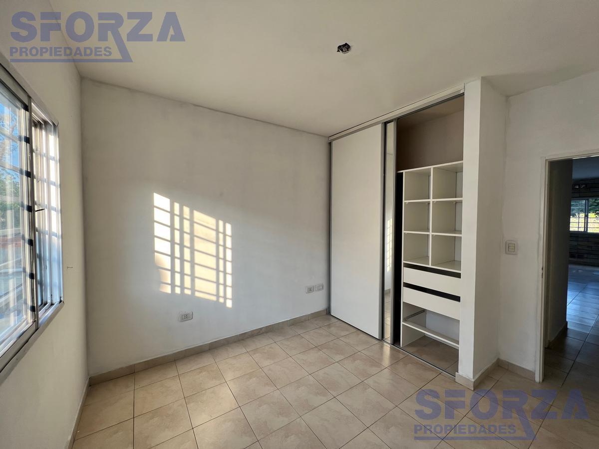 Dos Ambientes en Venta en Complejo con Cochera y con Bajas Expensas 3