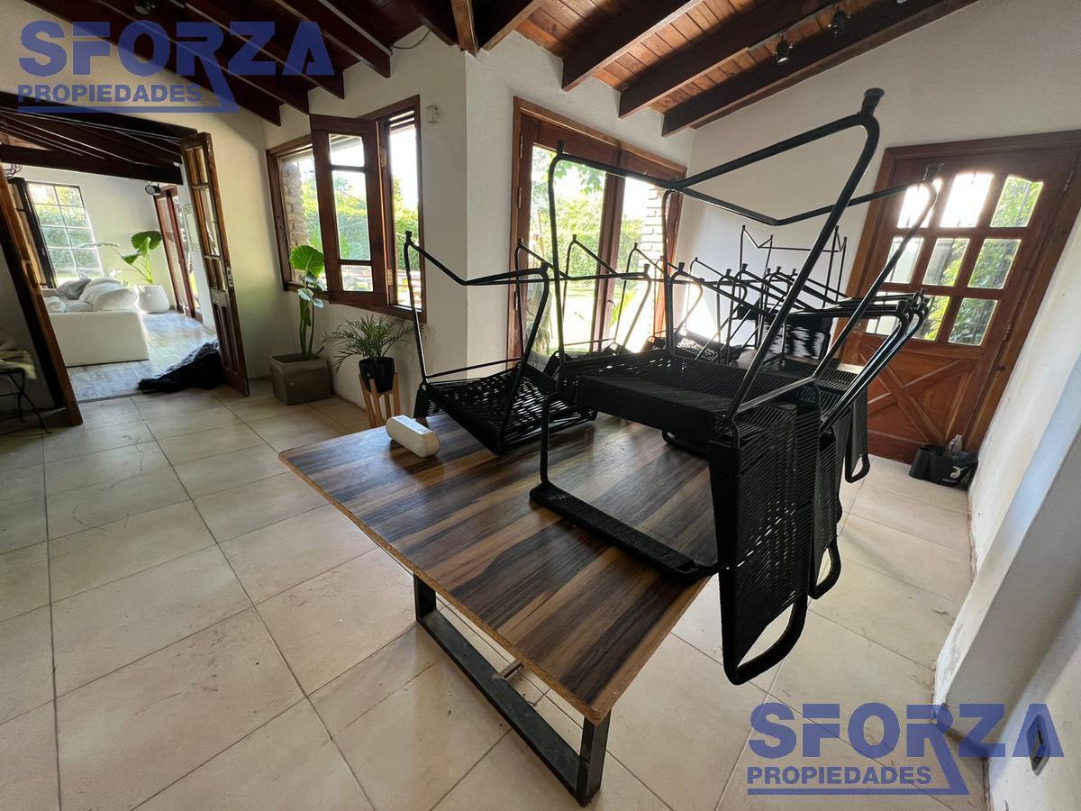 Casa en venta en barrio cuba con pileta
