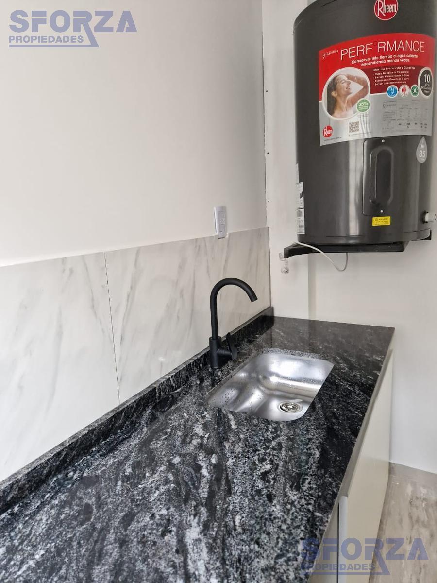 Venta Casa Tipo PH en 4
