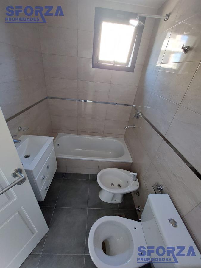 Departamento de Categoría en Alquiler con Cochera 3
