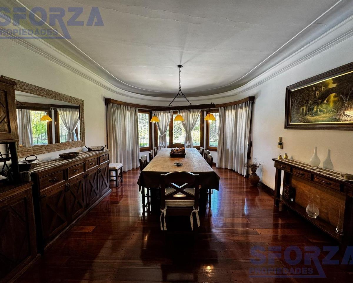Gran Casa en Venta en San Miguel con Amplio Terreno Ideal Para Familia Numerosa 1