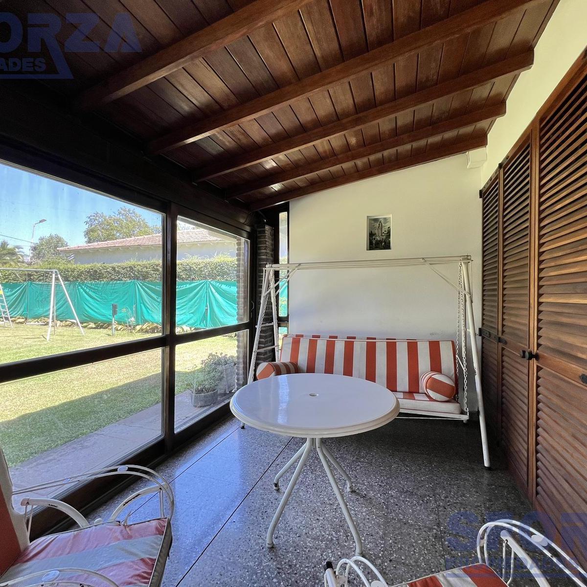 Venta de Quinta en San Miguel con Jardín y Pileta 2