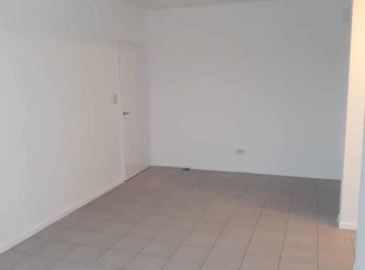 Departamento 4 ambientes con balcón y cochera San Miguel Apto Credito 5