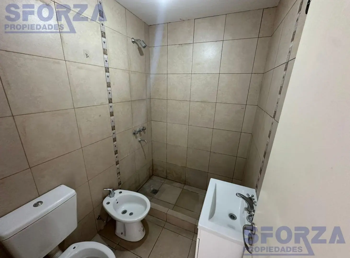 Departamento con Cochera en Alquiler 5