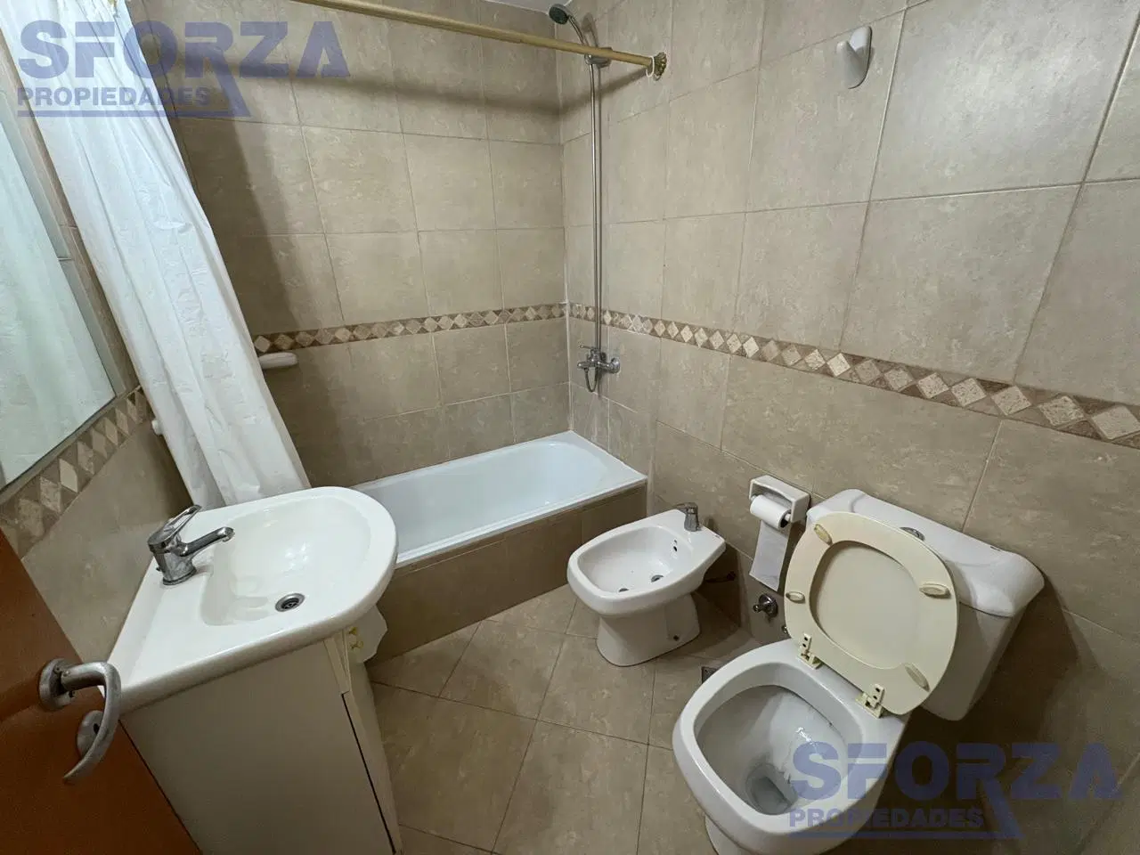 Alquiler Departamento en edificio Isa 4