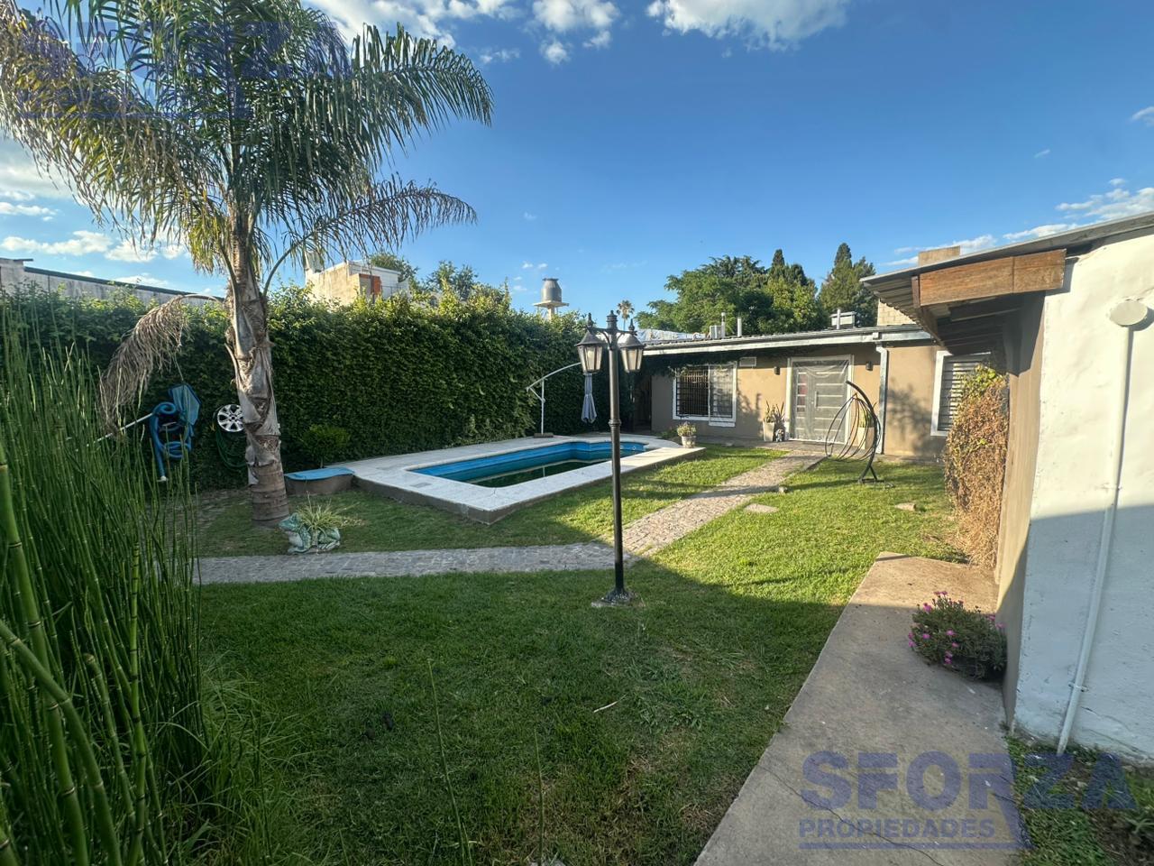 Foto de Venta Casa 3 amb con Cochera y Pileta + Dpto San Miguel, imagen 3