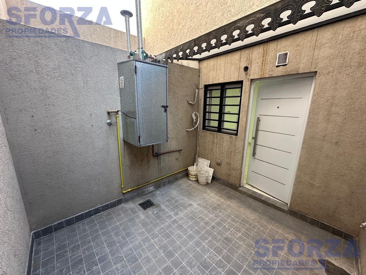 Foto de Departamento dos ambientes Planta Baja con Patio alquiler, imagen 4