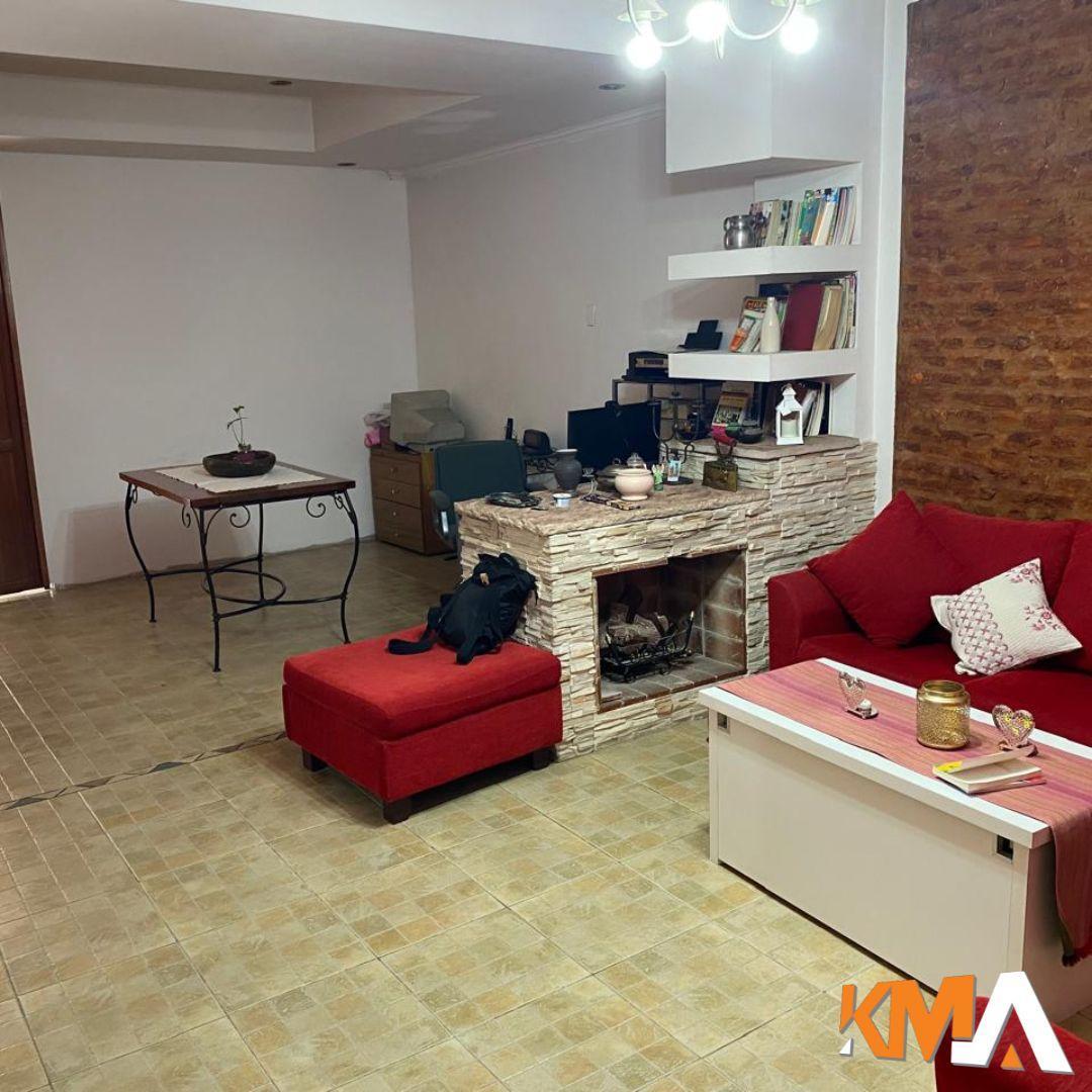 Foto de VENTA CASA SOBRE LOTE PROPIO 10 X 30MTS EN I.CASANOVA. SE ACEPTAN, imagen 2