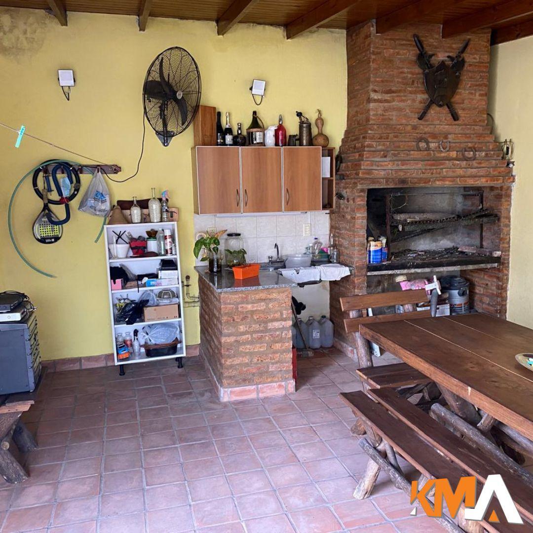 Foto de VENTA CASA SOBRE LOTE PROPIO 10 X 30MTS EN I.CASANOVA. SE ACEPTAN, imagen 3