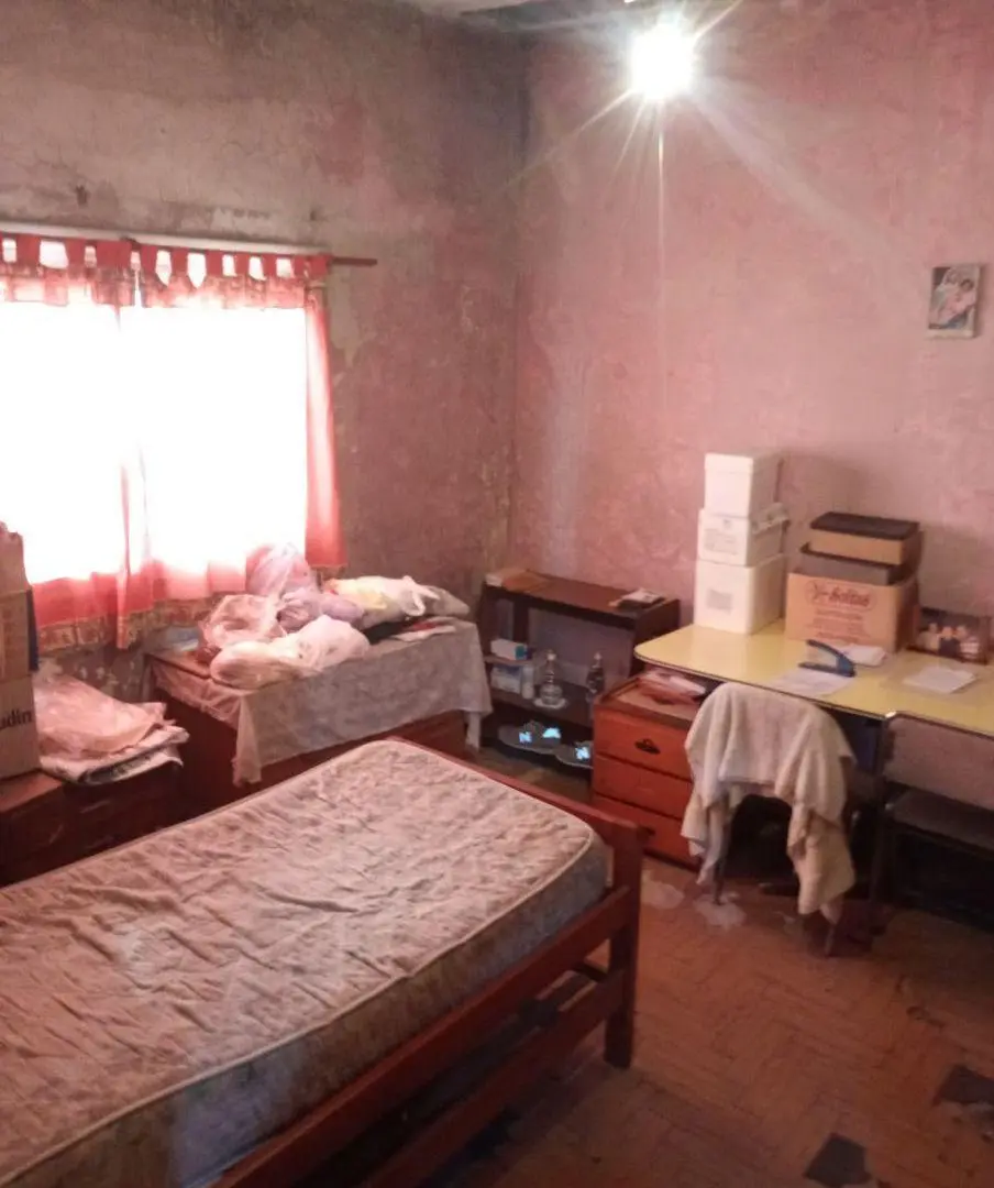 VENTA EN SAN JUSTO, CASA SOBRE LOTE PROPIO A RECICLAR!! 3