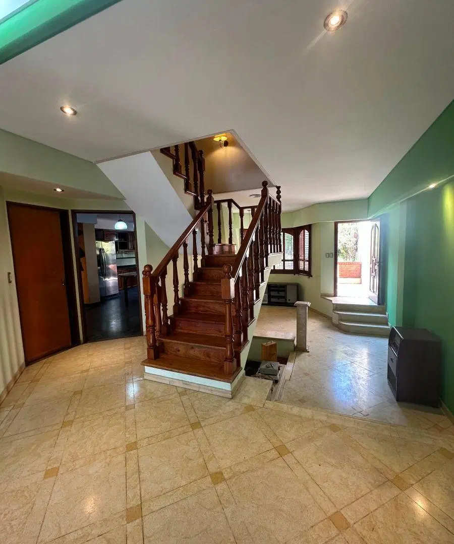 IMPONENTE CASA MODERNA EN VENTA - LOMAS DEL MIRADOR 1