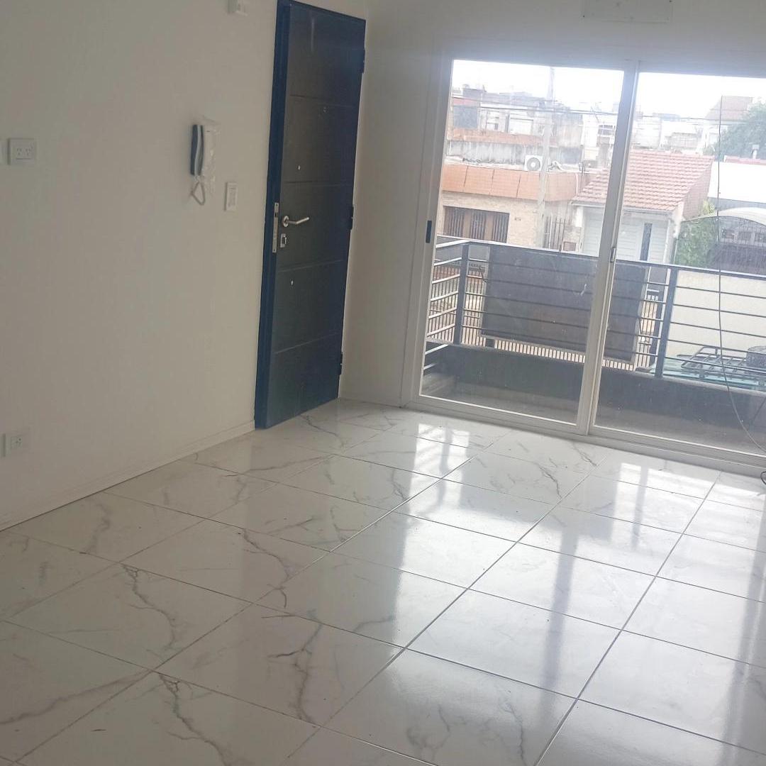 ALQUILER DEPTO 2 AMBIENTES CON COCHERA