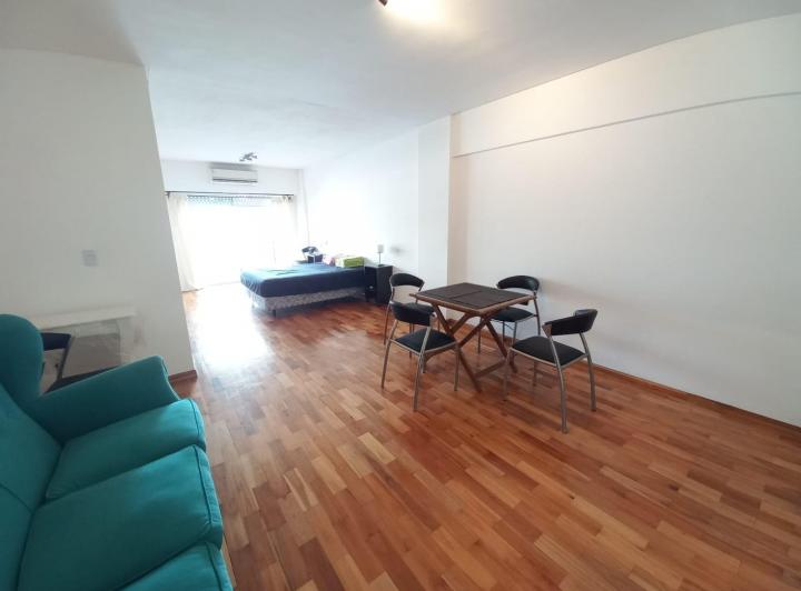 Departamento en Balvanera, monoambiente de 40 m2, balcon a pulmon, luminoso a mts. Abasto Shoping 1