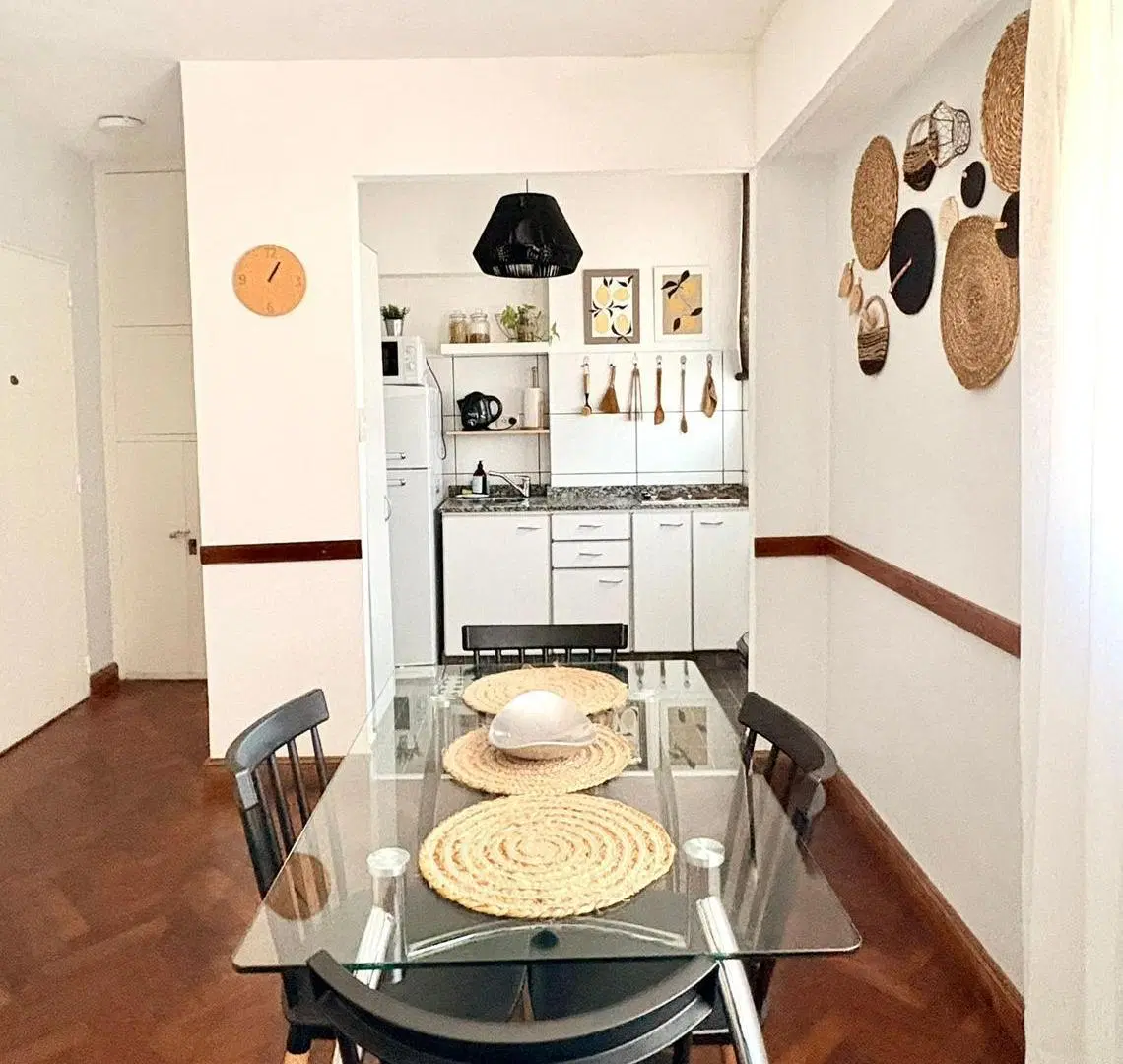 Centro sobre Tucuman al 700 venta 2 ambientes piso alto, muy luminoso, reciclado, visitalo!! 2