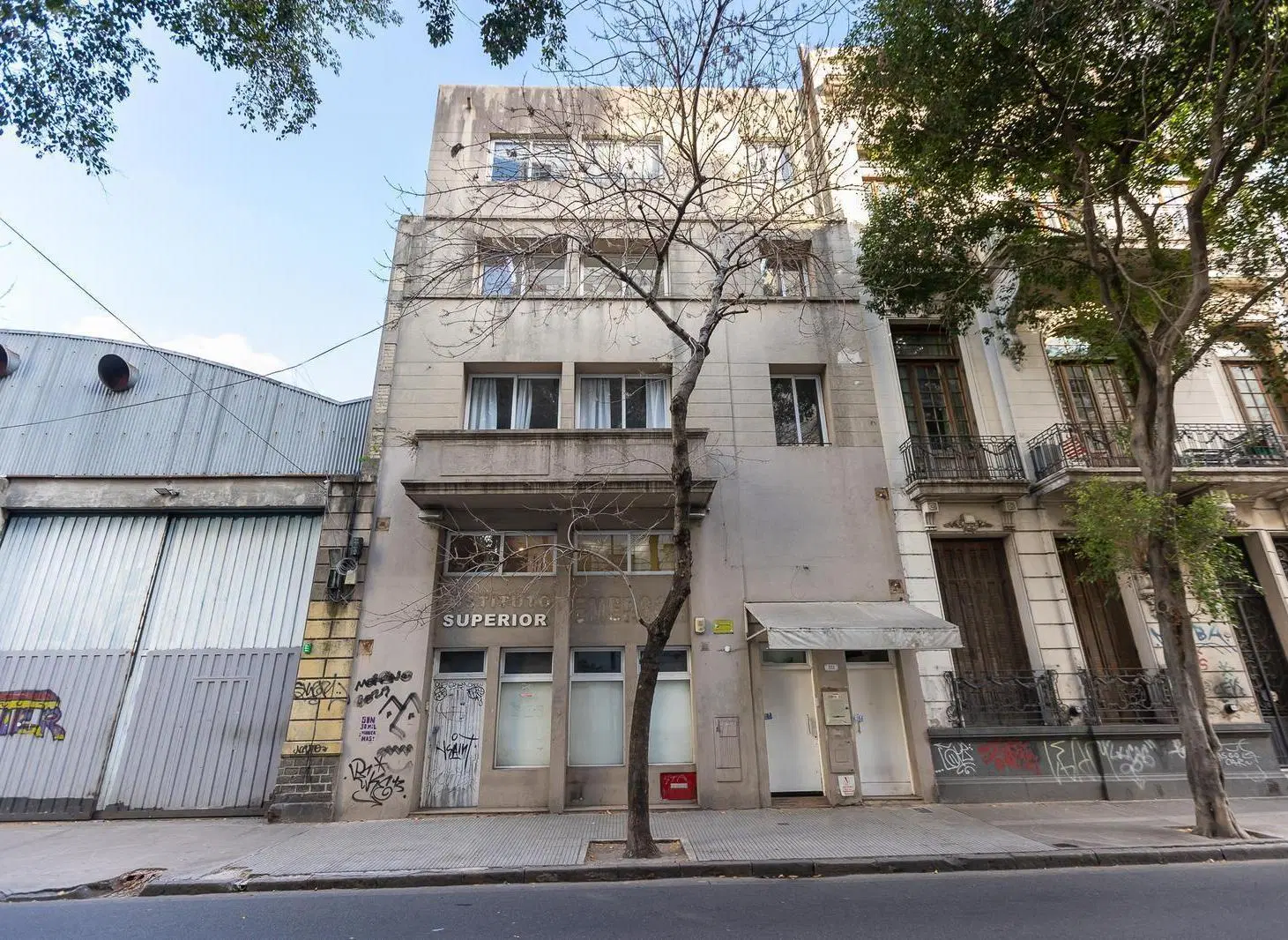 Edificio institucional en venta - Balvanera 4
