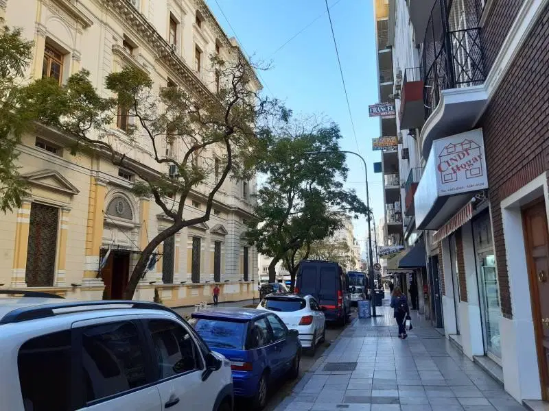 Congreso frente al departamento central de policia, local de 68 m2 , apto credito 2