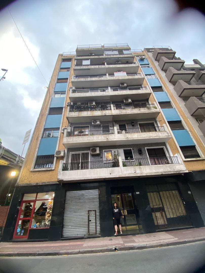 Departamento de 2 amb - con balcón al contrafrente - San Telmo