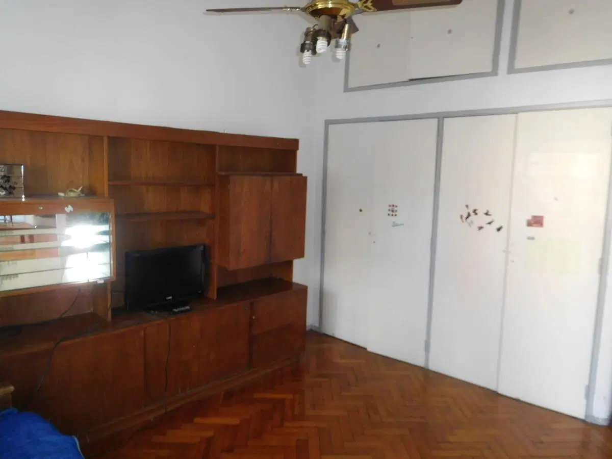San Telmo, depto antiguo de 3 ambientes muy amplios, a la calle, 92 m2 totales, muy luminoso 4