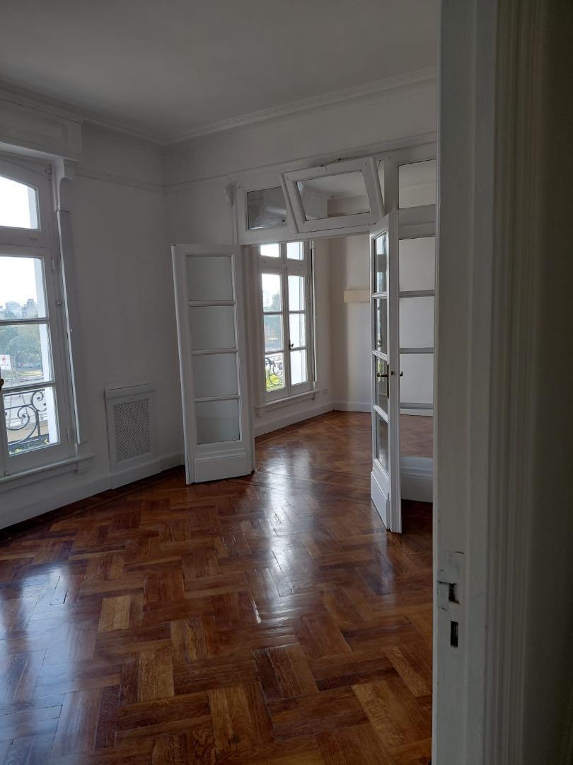 Foto de Departamento de 4 AMB. con dependencia + otro departamento, imagen 2