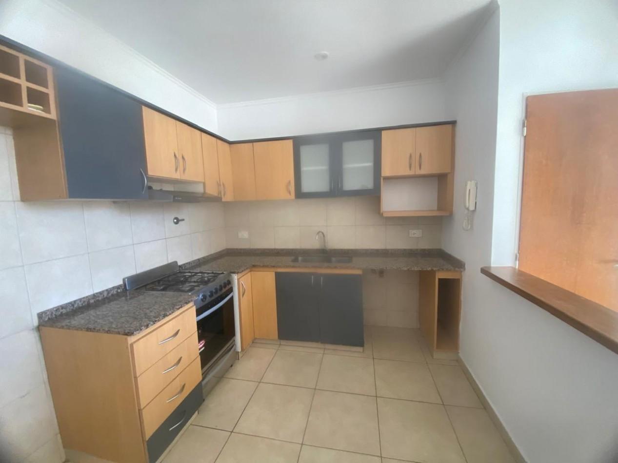 Foto de Departamento en alquiler de dos amb. con cochera en Florida Oeste, imagen 2