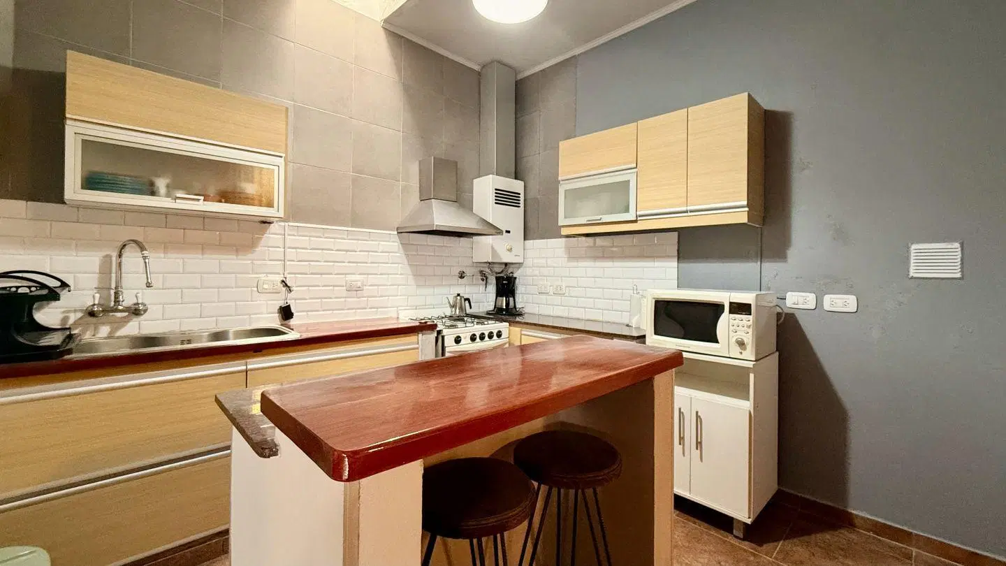 ALQUILER PH DE 4 AMBIENTES CON 2 PATIOS 2