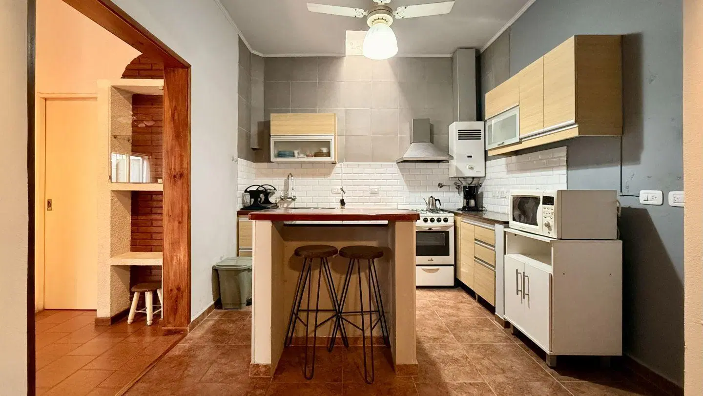 ALQUILER PH DE 4 AMBIENTES CON 2 PATIOS 4
