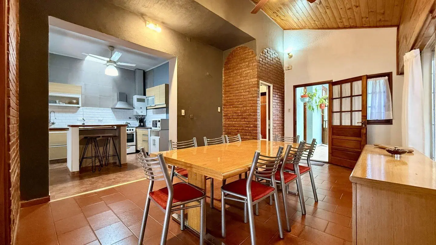 ALQUILER PH DE 4 AMBIENTES CON 2 PATIOS 1