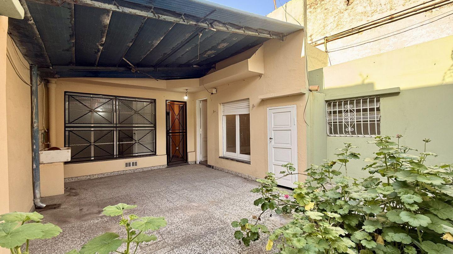 Foto de PH de 3 Ambientes con Patio y Espacio Aéreo, imagen 1