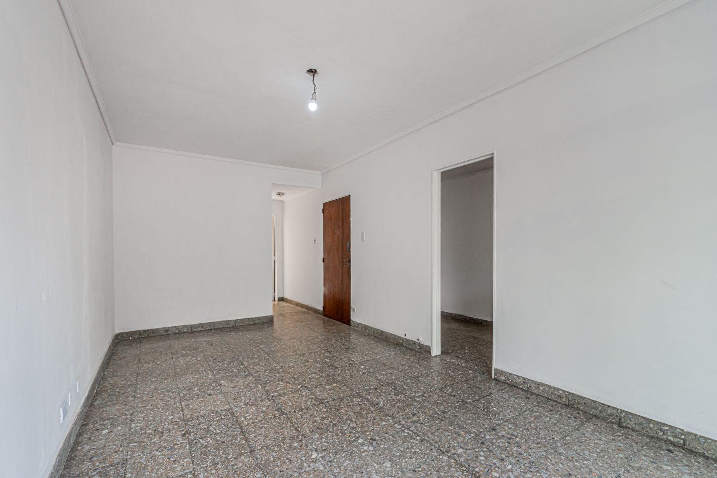 Foto de VENTA DEPARTAMENTO de 2 AMBIENTES en LUGANO, imagen 5