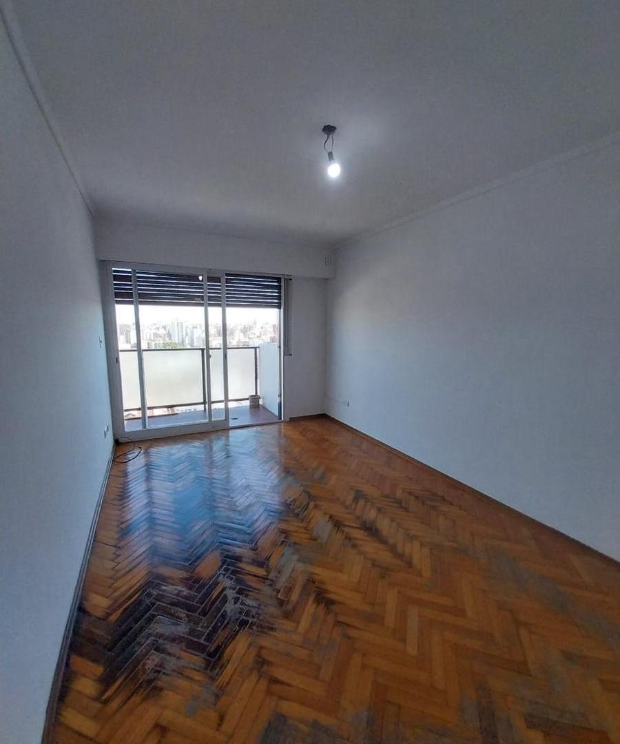 Departamento frente a Abasto, 3 ambientes con balcón