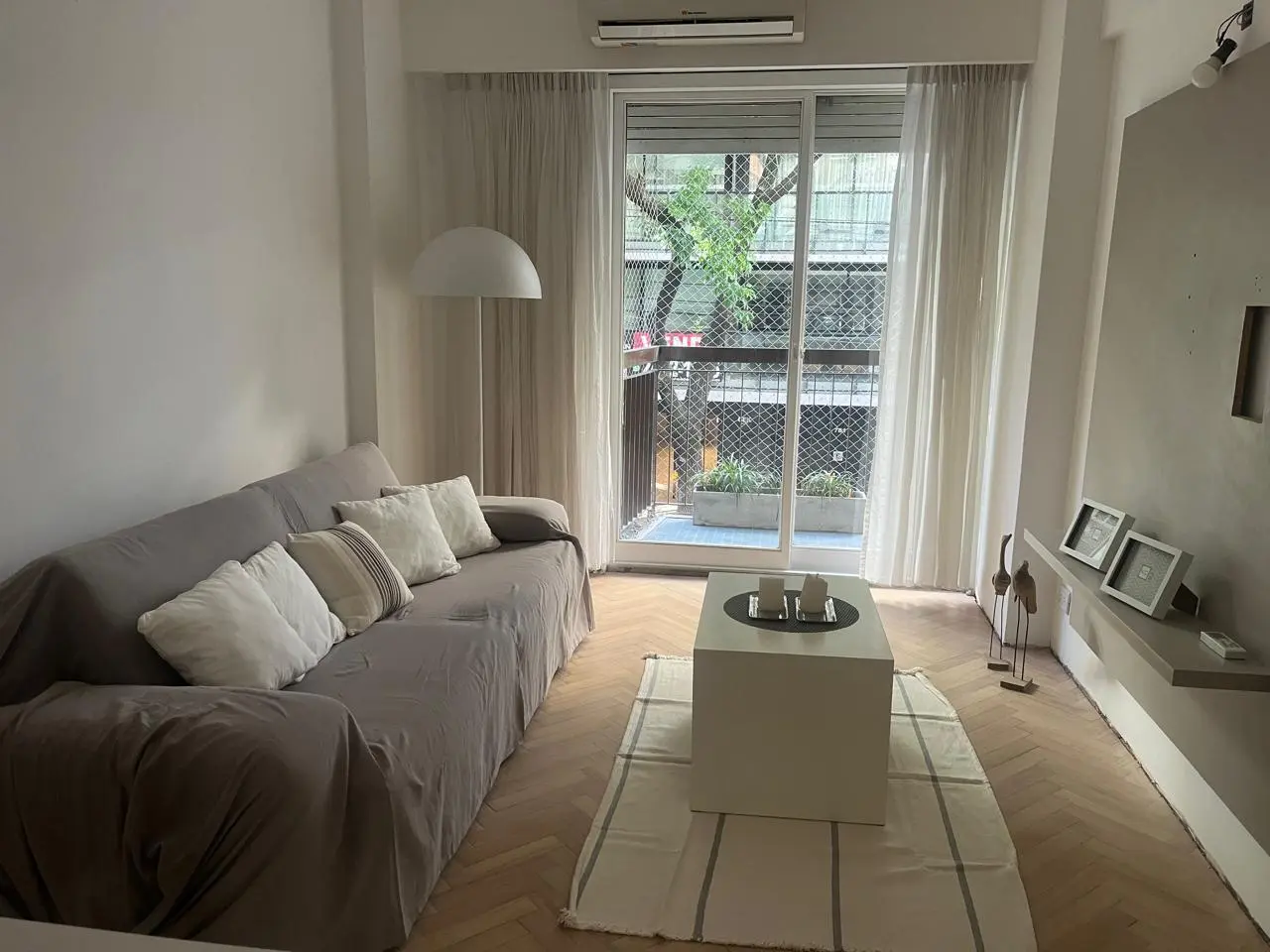 Departamento 3 ambientes amoblado con Lavarropas, Oficina, Patio y Balcón en Las Cañitas 3