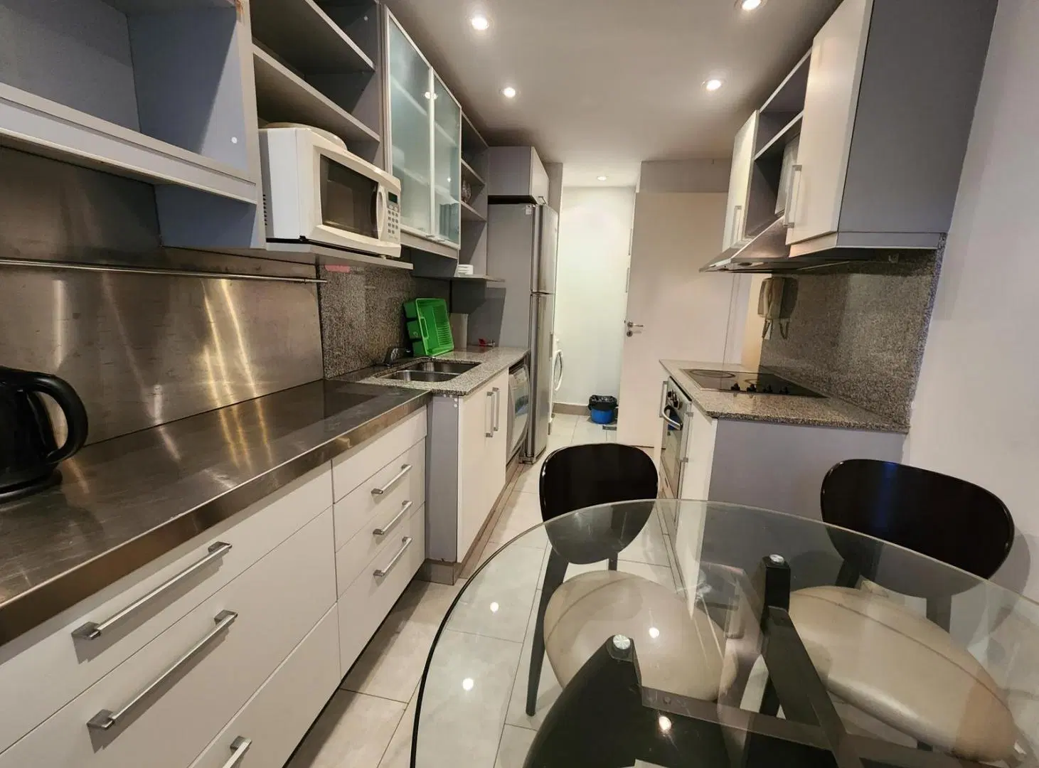 Departamento 3  ambientes amoblados con balcón y piscina en alquiler temporario en Las Cañitas 3