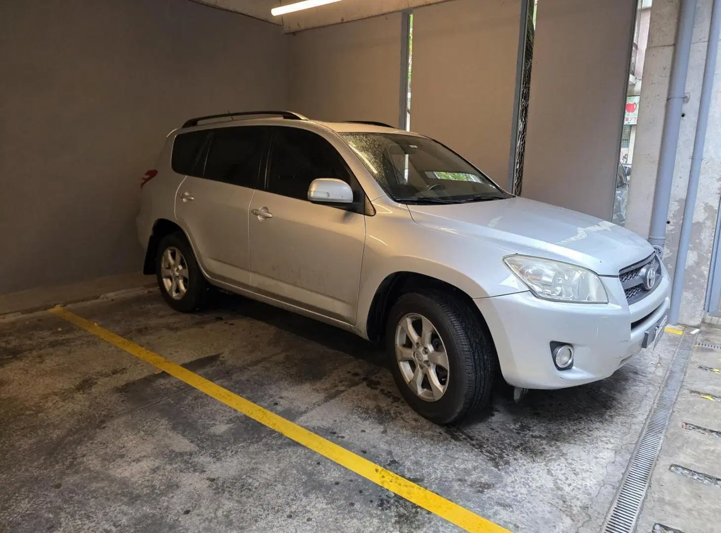 Cochera fija cubierta en Belgrano en planta baja en venta 4