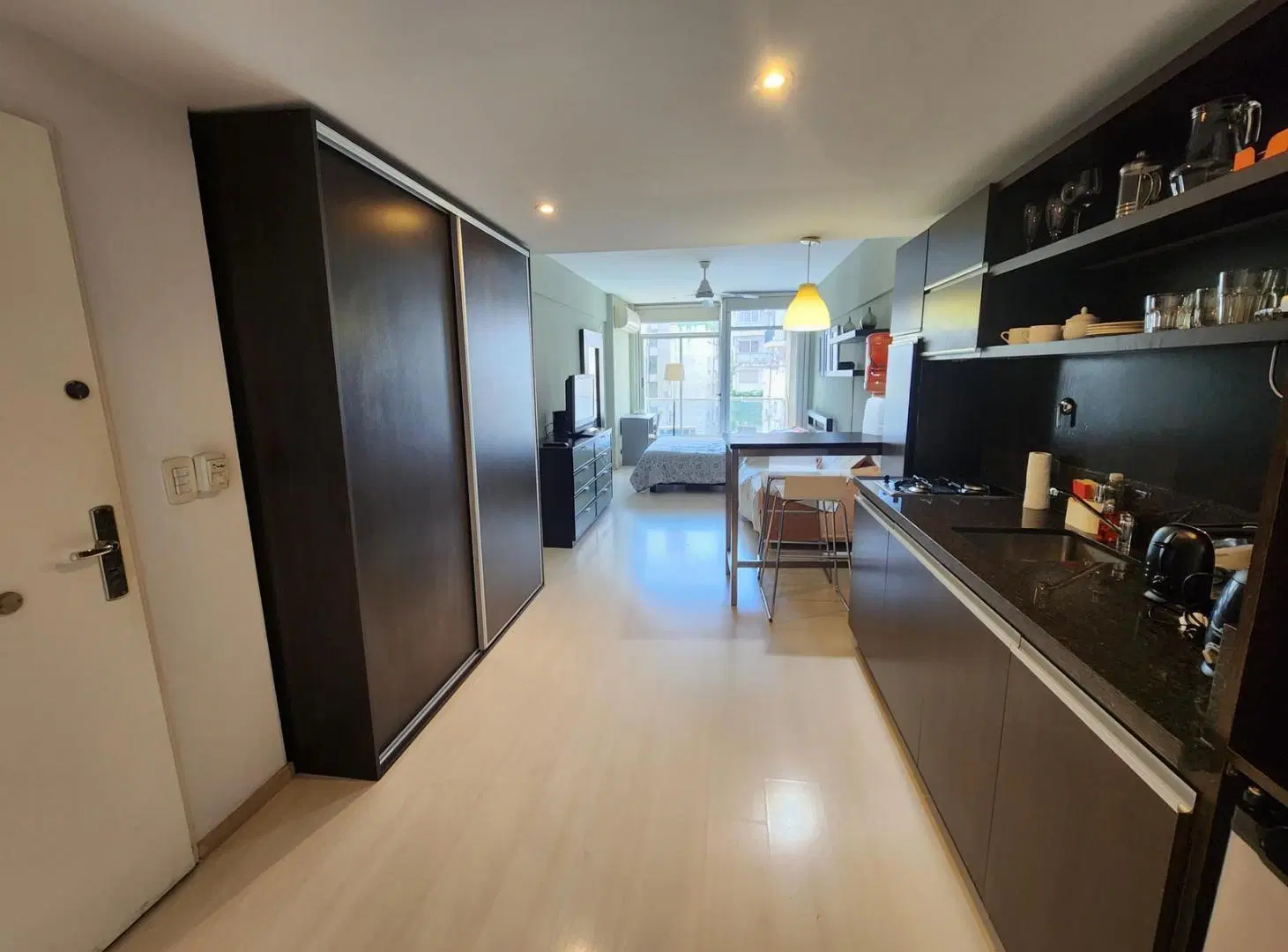 Precio paquete -Departamento monoambiente en Recoleta con balcón y amenities en alquiler temporario 5