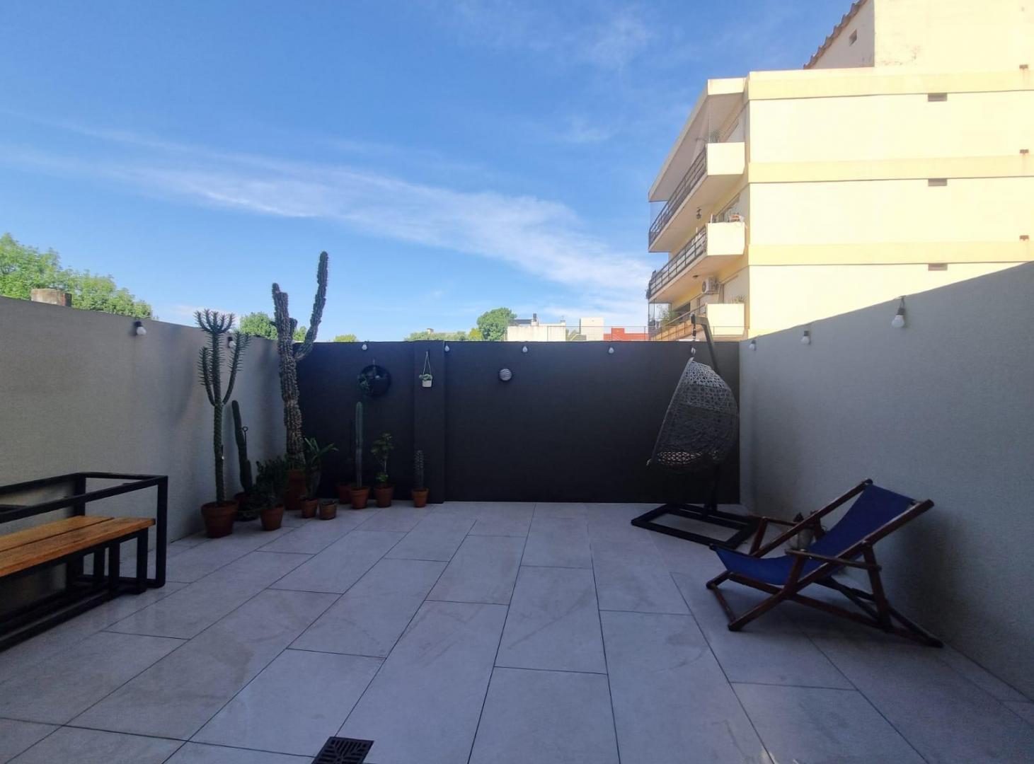 Foto de Departamento con patio Villa urquiza 2 ambientes alquiler, imagen 1