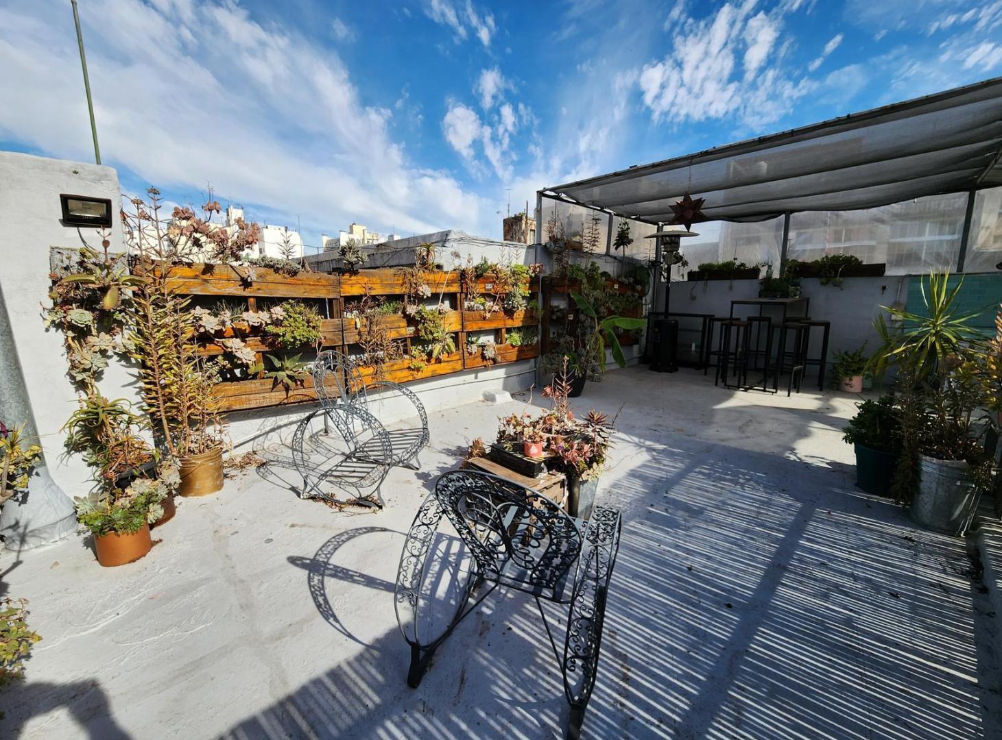 Foto de 2 ambientes amoblados con lavarropas, terraza propia y parrilla en, imagen 1