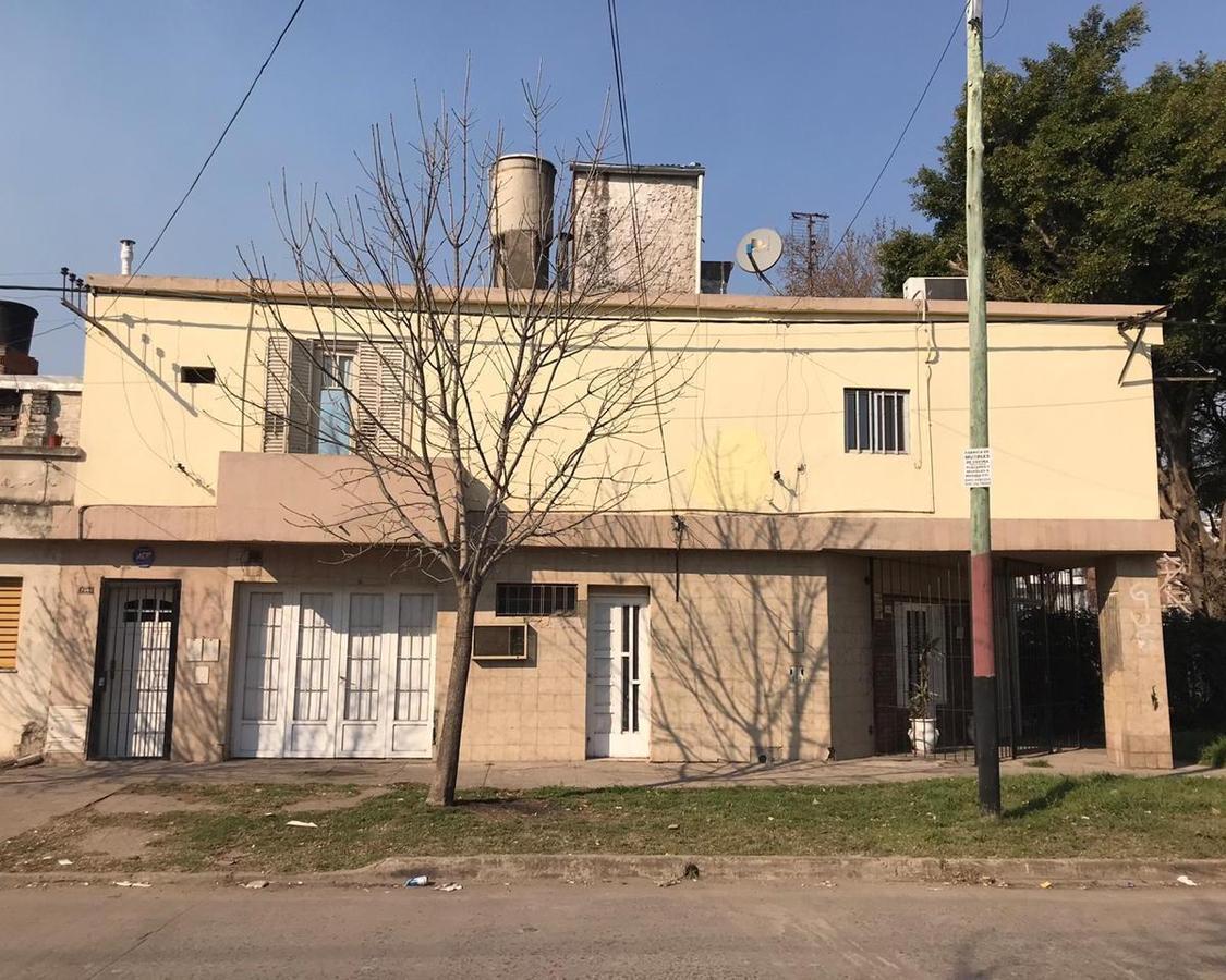CASA EN PLANTA ALTA CON TERRAZA EXCLUSIVA