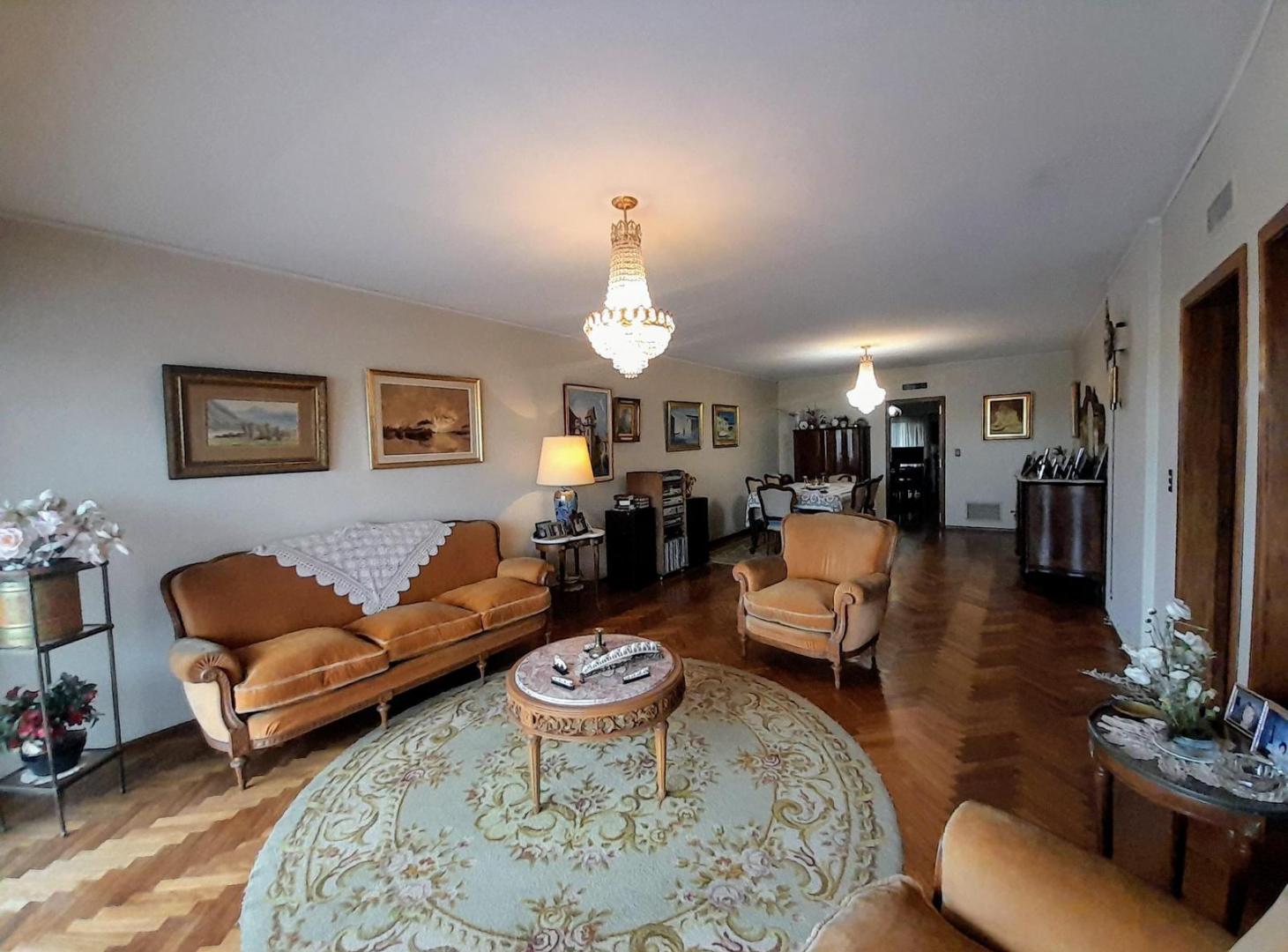 Piso exclusivo de 206 m² con vista al Monumento y al Río – 4 dormitorios y cochera doble