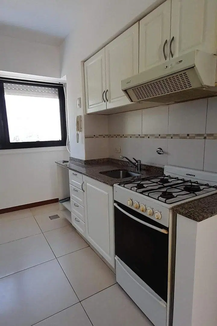 1 dormitorio, balcón con parrillero + cochera 5