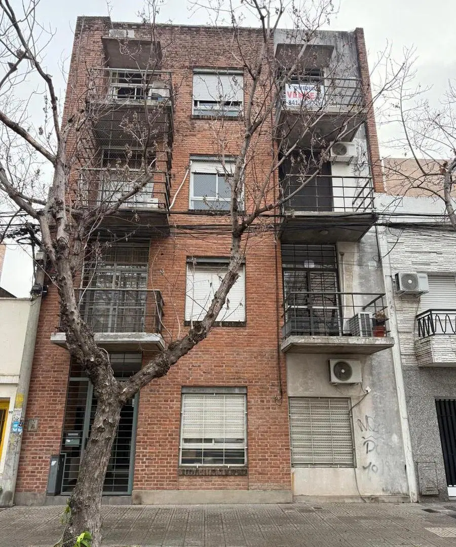 1 dormitorio al frente amueblado. 4