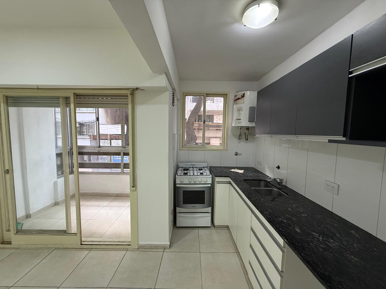 Foto de Semipiso de 2 dormitorios + escritorio, al frente con balcón, en el, imagen 5