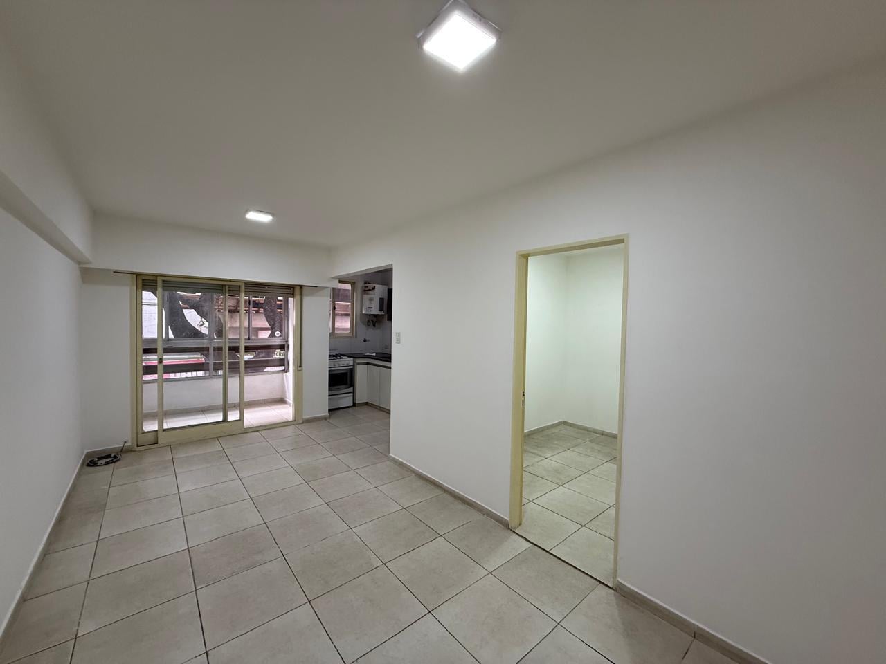 Foto de Semipiso de 2 dormitorios + escritorio, al frente con balcón, en el, imagen 4