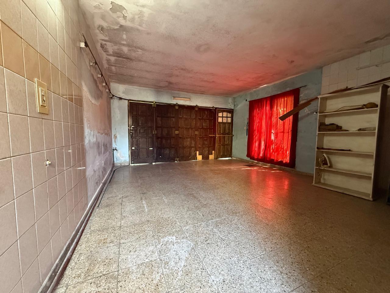Foto de casa al frente de 2 dormitorios cochera patio terraza y segunda unidad, imagen 3