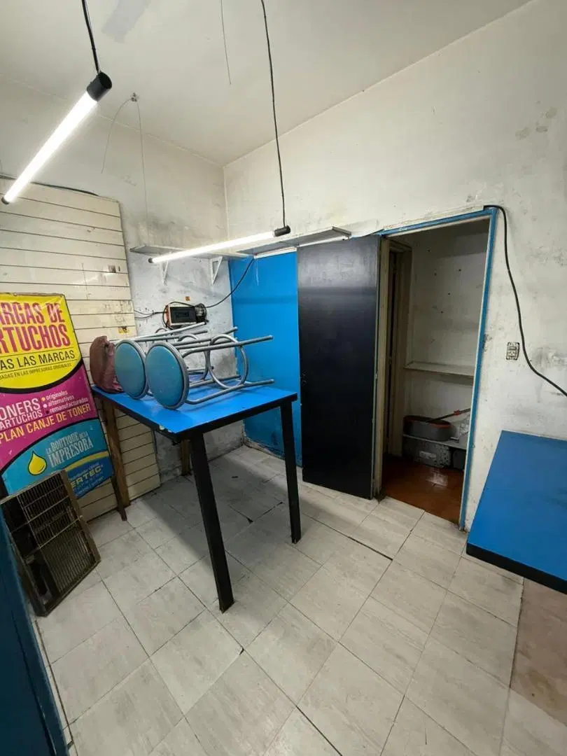 LOCAL COMERCIAL 3 X 7 CON 1 BAÑO 5