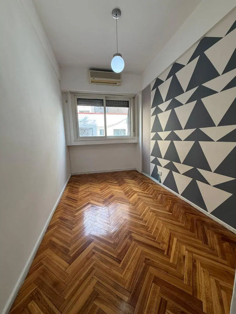 3 AMBIENTES FRENTE CON BALCON SUPER LUMINOSO C/LAV CUBIERTO 4