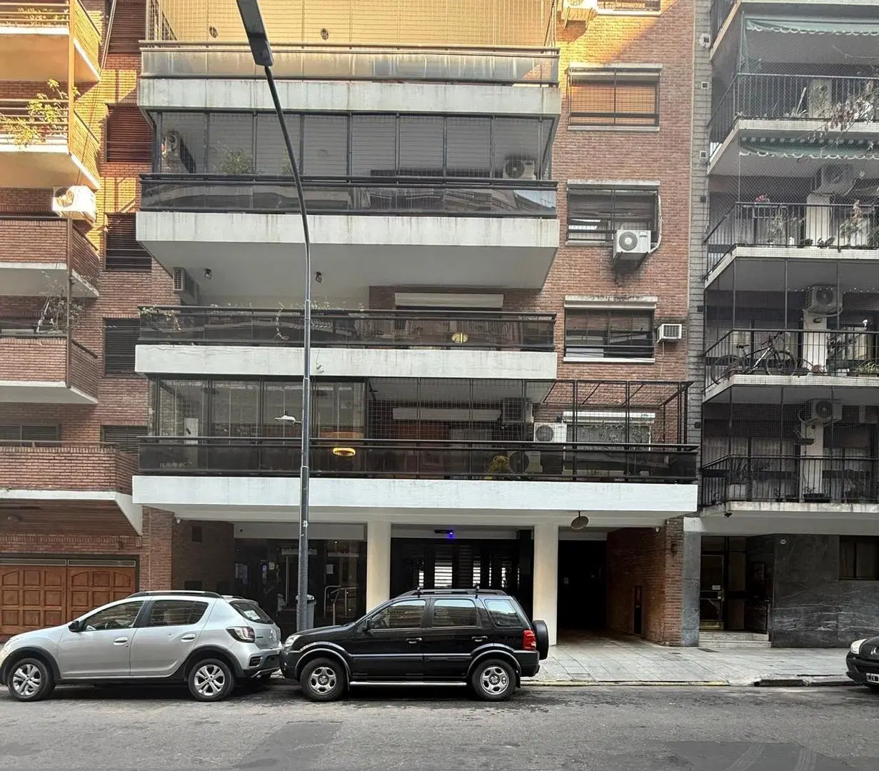 3 AMBIENTES S/PISO C/COCHERA CFTE BALCON 1 SUIT. COC-CMDOR 3
