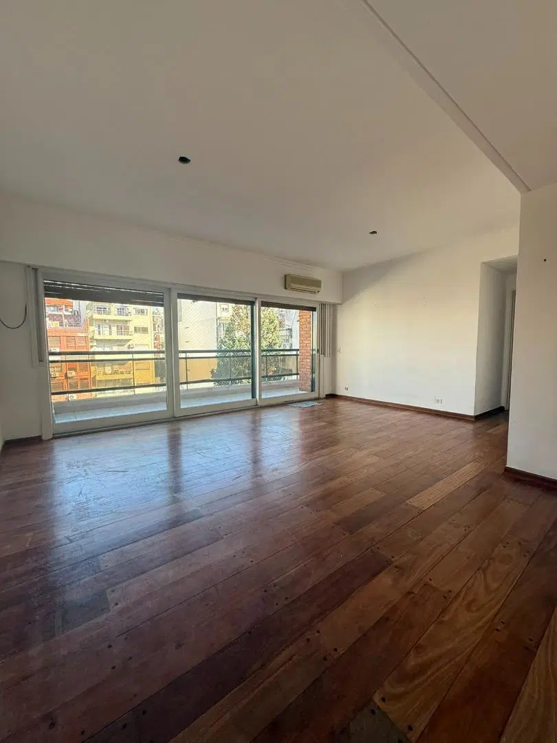 3 AMBIENTES S/PISO C/COCHERA CFTE BALCON 1 SUIT. COC-CMDOR 4