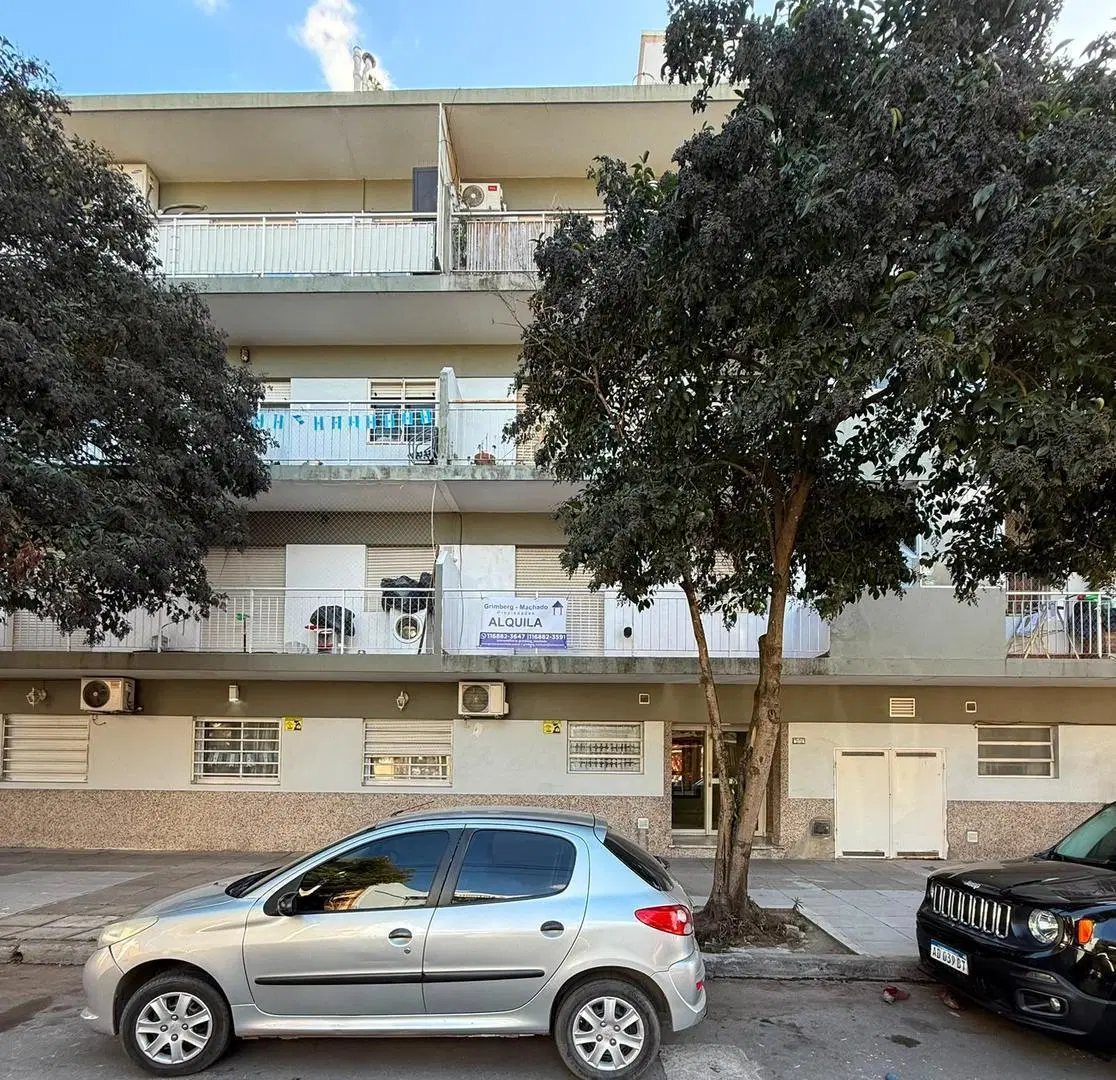 MONOAMBIENTE COMPLETO AL FRENTE CON BALCON SUPER LUMINOSO 2