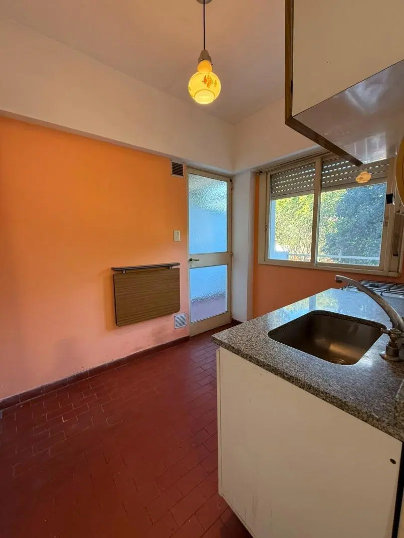 MONOAMBIENTE COMPLETO AL FRENTE CON BALCON SUPER LUMINOSO 3